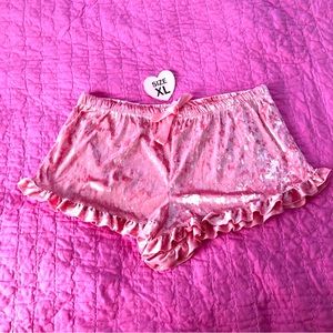 Crushed velvet pajama shorts